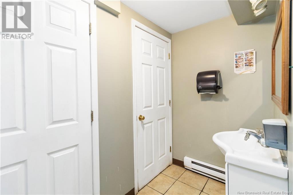 365 Pleasant Street, Miramichi, New Brunswick  E1V 1X4 - Photo 39 - NB122003