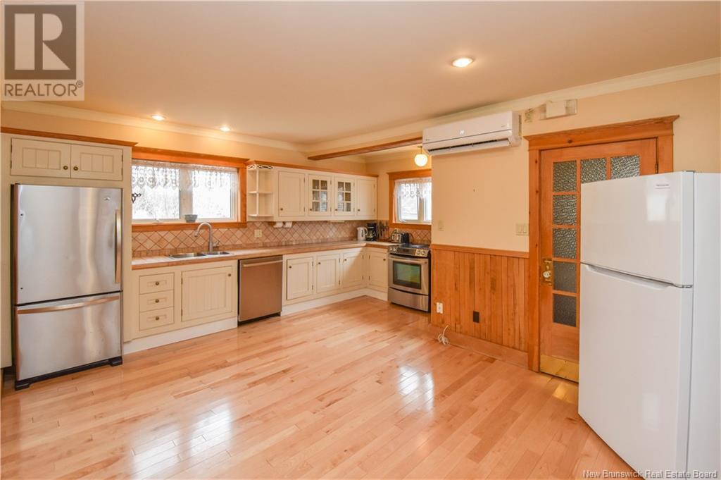 98 Saint-Pierre Ouest Boulevard, Caraquet, New Brunswick E1W 1B6 - Photo 16 - NB122541