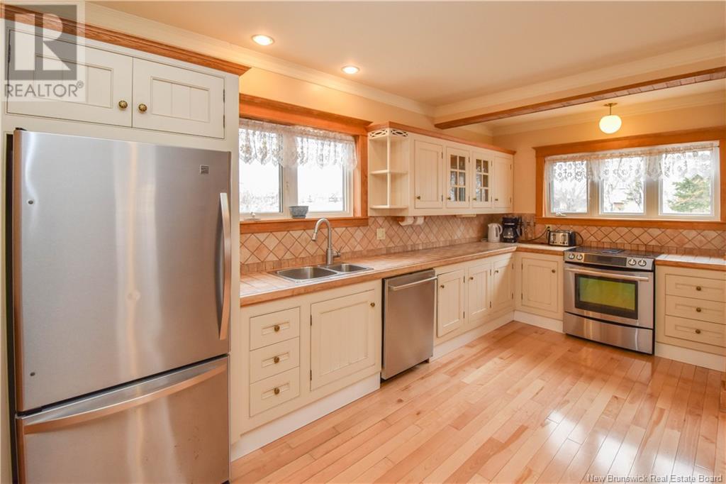 98 Saint-Pierre Ouest Boulevard, Caraquet, New Brunswick E1W 1B6 - Photo 17 - NB122541