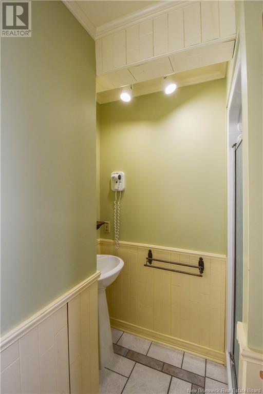 98 Saint-Pierre Ouest Boulevard, Caraquet, New Brunswick E1W 1B6 - Photo 22 - NB122541