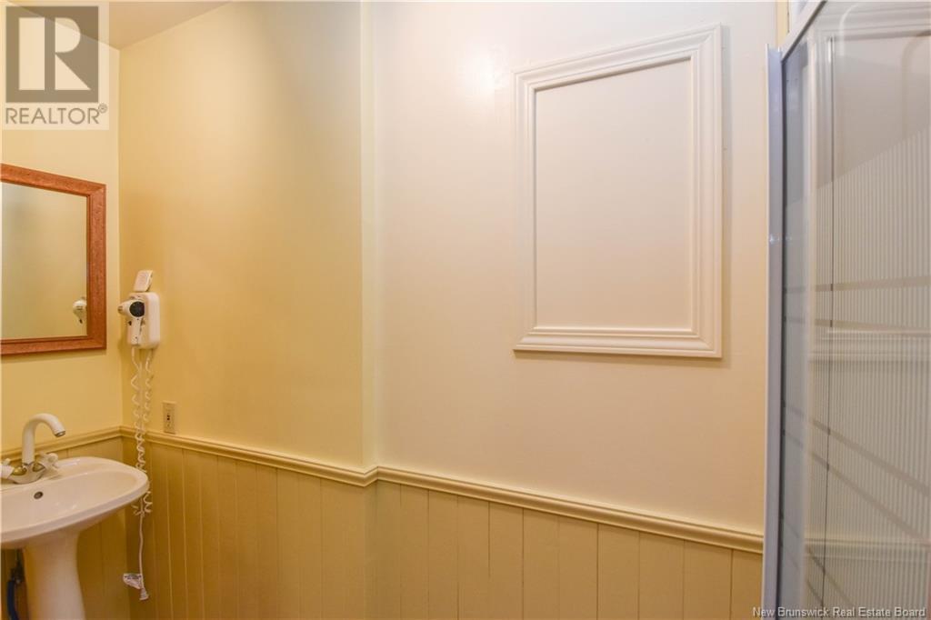 98 Saint-Pierre Ouest Boulevard, Caraquet, New Brunswick E1W 1B6 - Photo 23 - NB122541