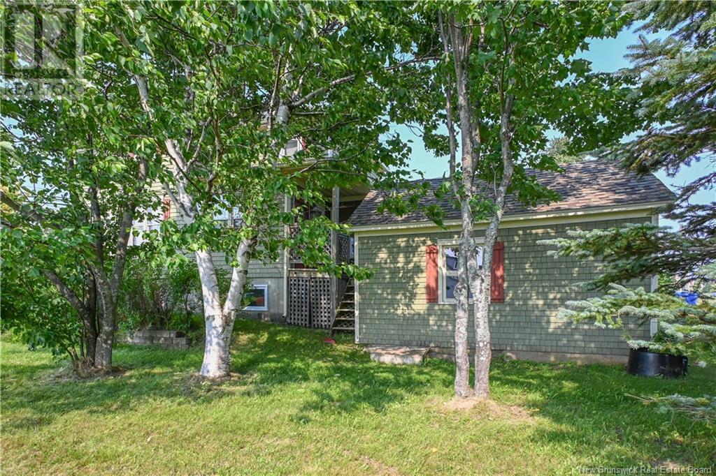 98 Saint-Pierre Ouest Boulevard, Caraquet, New Brunswick E1W 1B6 - Photo 4 - NB122541