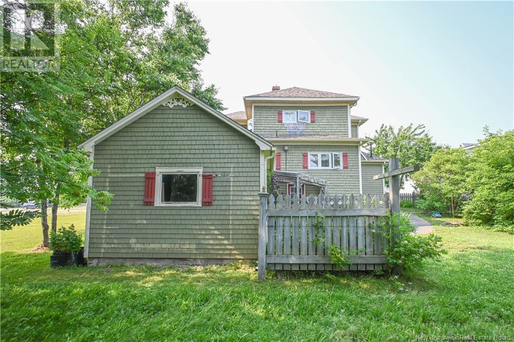 98 Saint-Pierre Ouest Boulevard, Caraquet, New Brunswick E1W 1B6 - Photo 6 - NB122541