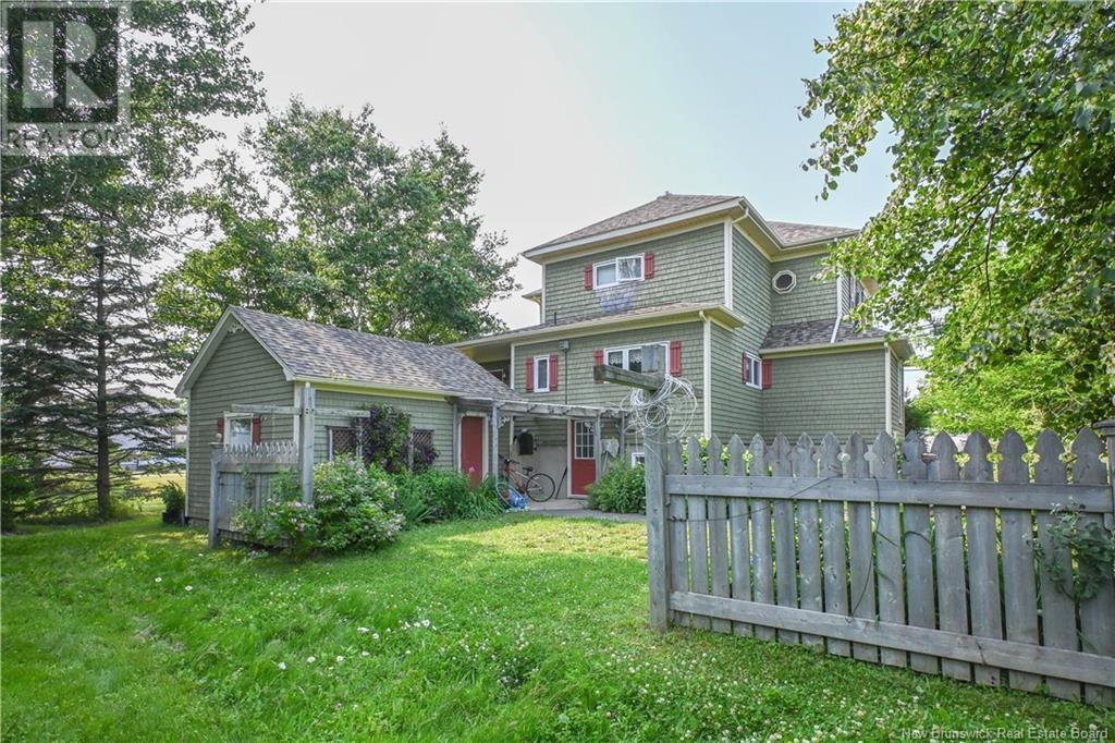 98 Saint-Pierre Ouest Boulevard, Caraquet, New Brunswick E1W 1B6 - Photo 7 - NB122541