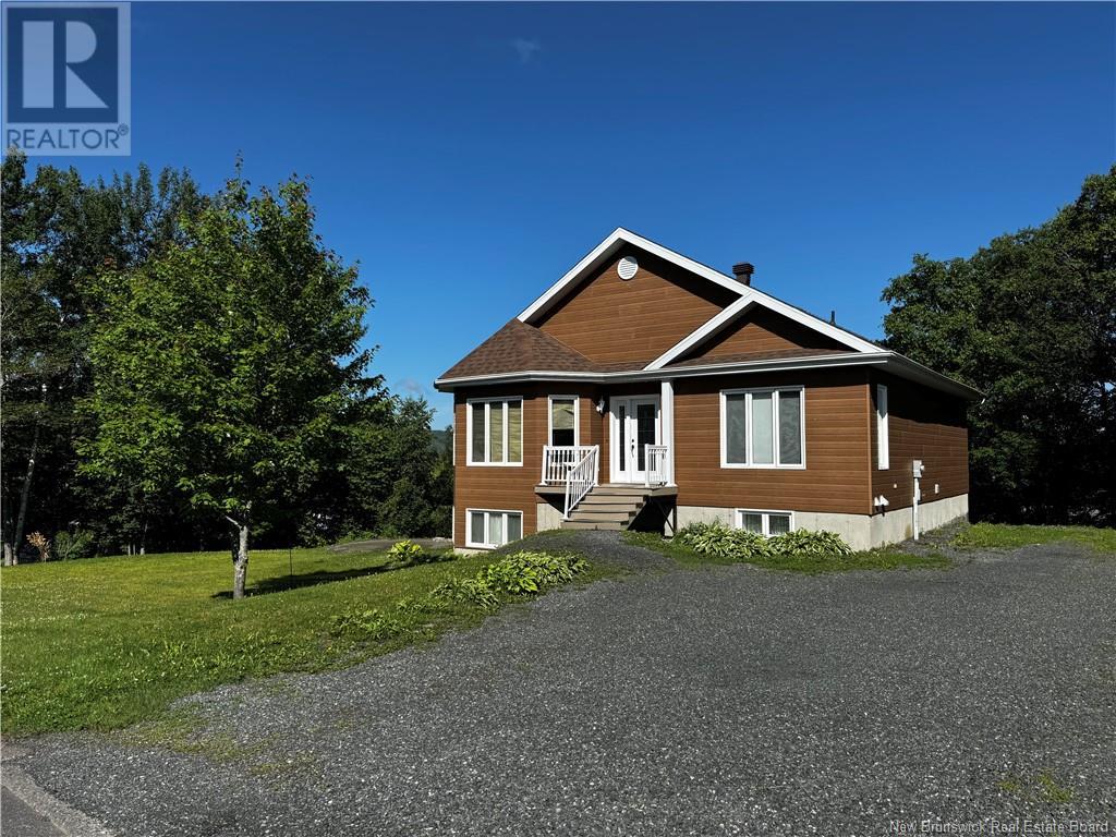 86 Des Ormes Avenue, Edmundston, New Brunswick E3V 4J9 - Photo 2 - NB122660