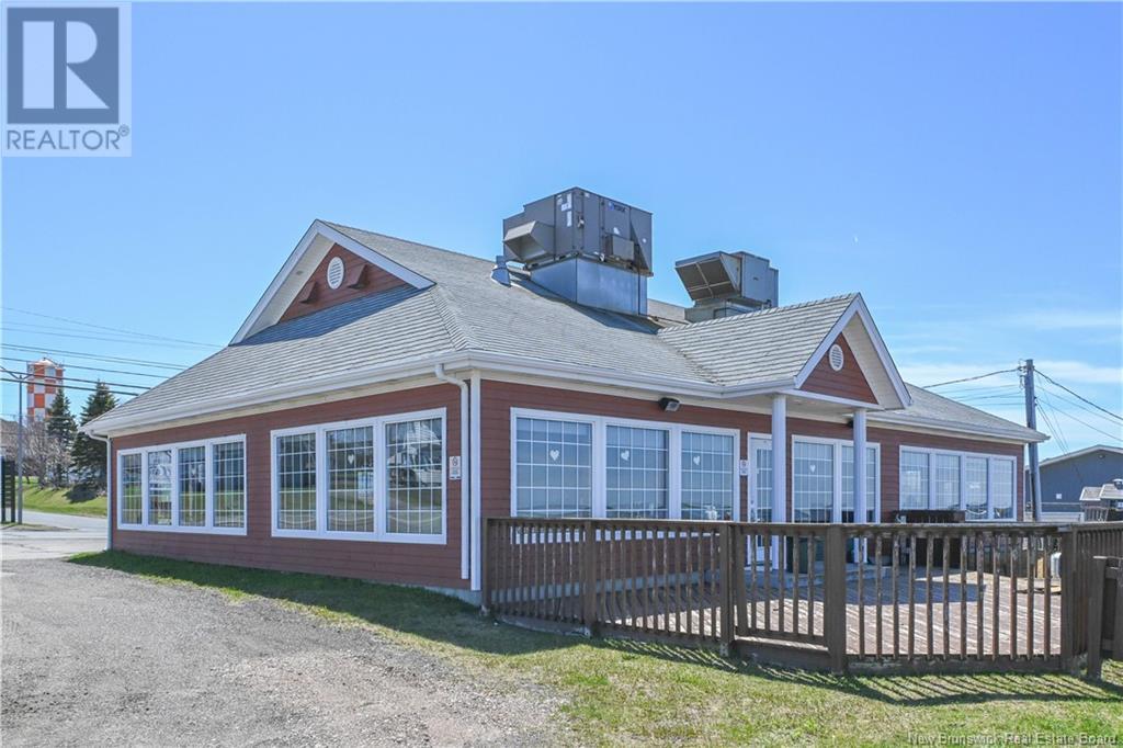 89 Saint-Pierre Est Boulevard, Caraquet, New Brunswick  E1W 1B6 - Photo 3 - NB123201