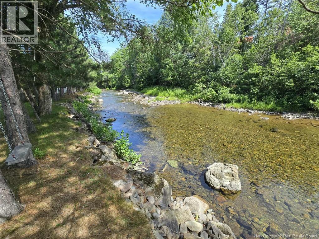 398 Linda Street, Beresford, New Brunswick E8K 2C9 - Photo 11 - NB123738