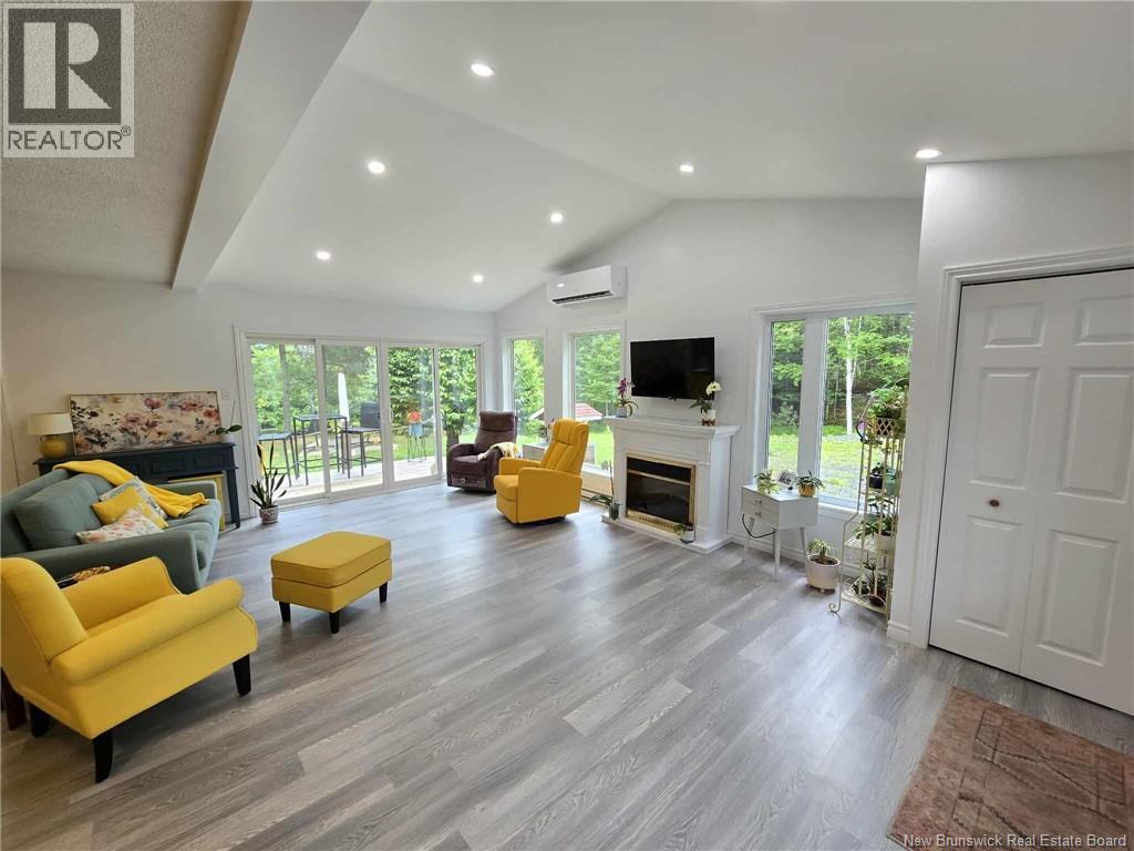 398 Linda Street, Beresford, New Brunswick E8K 2C9 - Photo 12 - NB123738