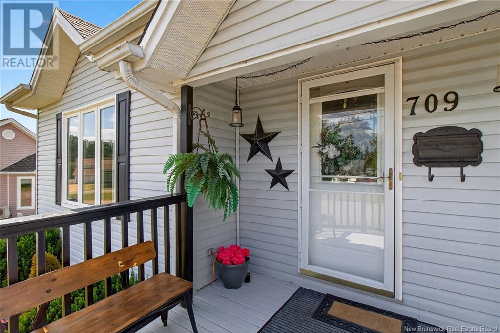 709 Boudreau Street, Dieppe, New Brunswick  E1A 6X5 - Photo 3 - NB123778