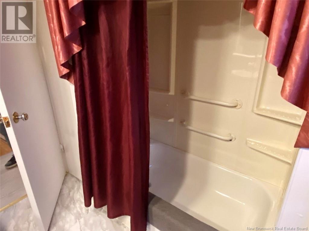 4 Gagnon Avenue, Edmundston, New Brunswick  E3V 3H8 - Photo 11 - NB123660