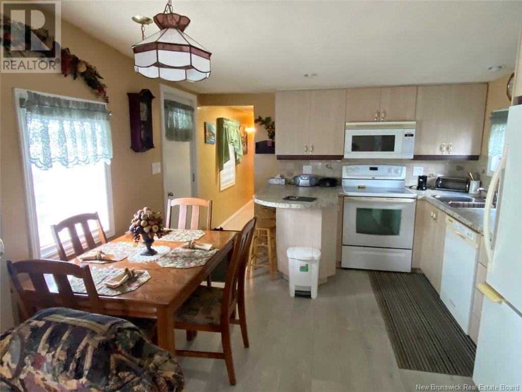 4 Gagnon Avenue, Edmundston, New Brunswick  E3V 3H8 - Photo 2 - NB123660