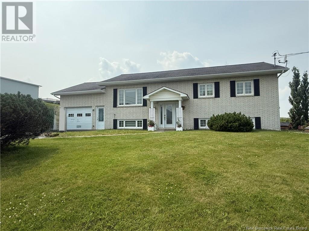 835 Walker Street, Grand-Sault/Grand Falls, New Brunswick