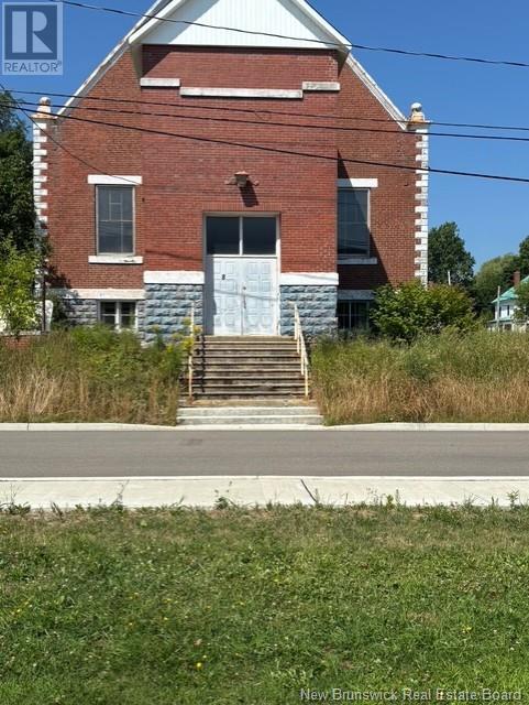 8 School Street, St. Stephen, New Brunswick  E3L 2N3 - Photo 3 - NB123922