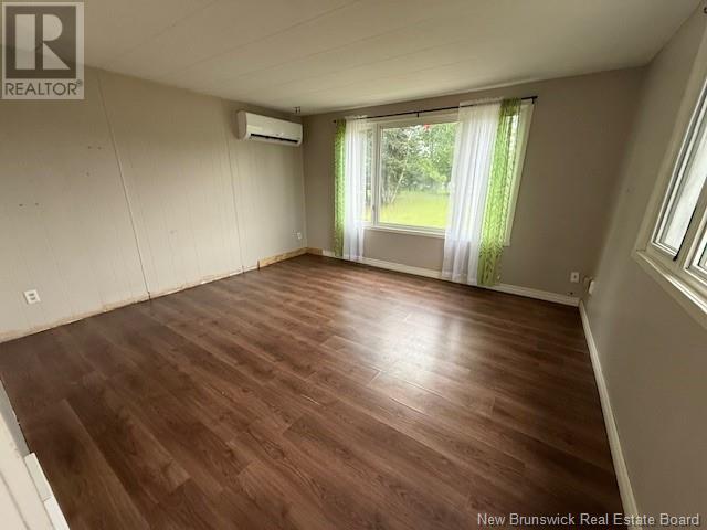 717 Des Pionniers Avenue, Balmoral, New Brunswick  E8E 1B3 - Photo 4 - NB124021