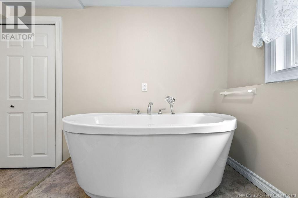 10 Cedar Street, Miramichi, New Brunswick E1N 3M8 - Photo 24 - NB120882