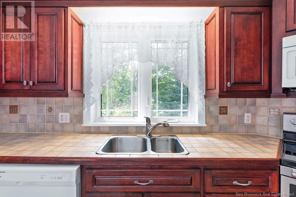 10 Cedar Street, Miramichi, New Brunswick E1N 3M8 - Photo 29 - NB120882