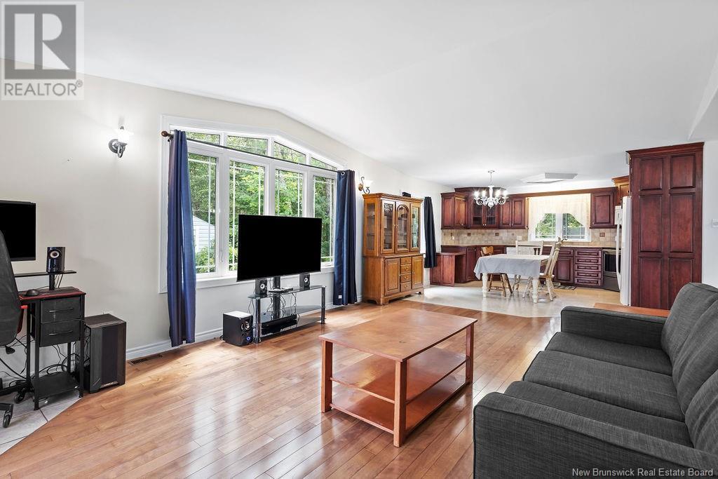 10 Cedar Street, Miramichi, New Brunswick E1N 3M8 - Photo 32 - NB120882