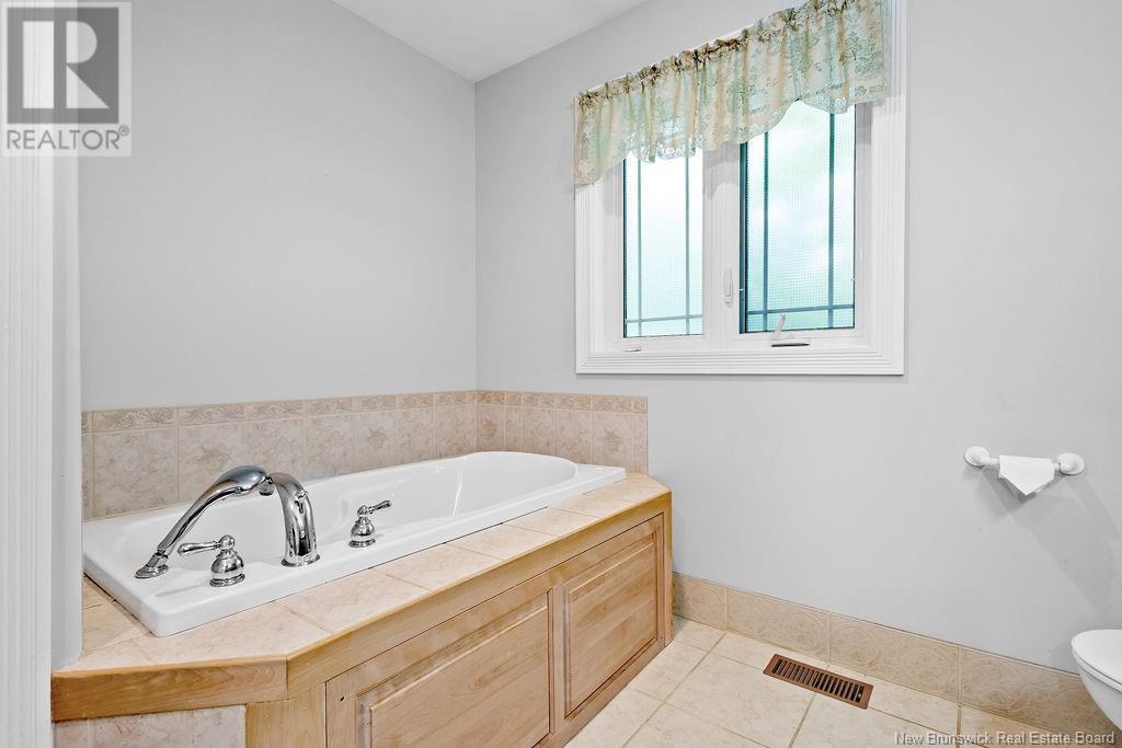 10 Cedar Street, Miramichi, New Brunswick  E1N 3M8 - Photo 34 - NB124140