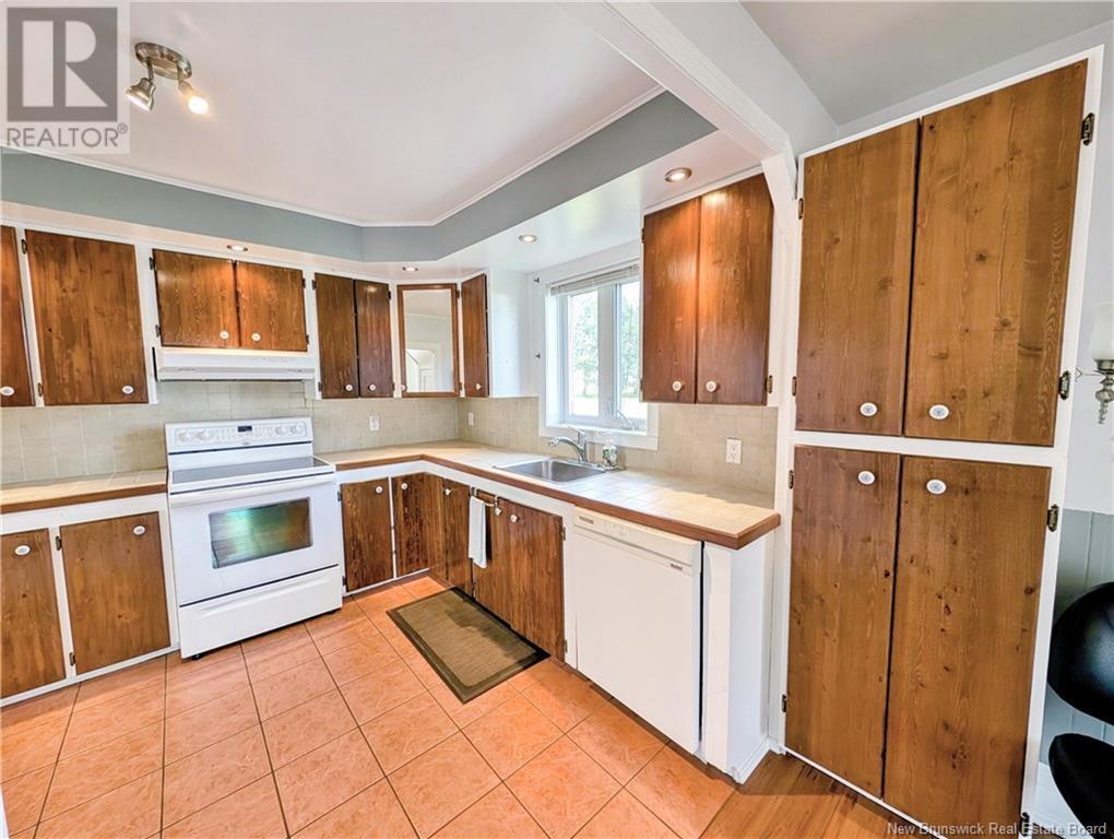 7761 Rue Saint-Paul, Bas-Caraquet, New Brunswick  E1W 6C1 - Photo 5 - NB124189