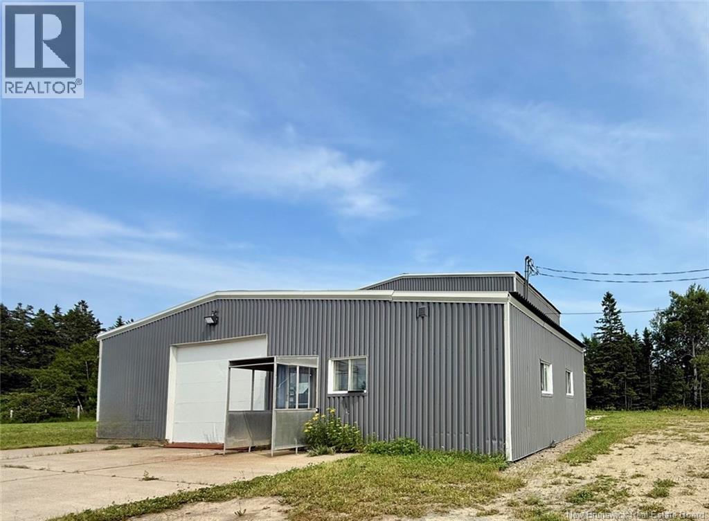 247 Rue Du Pêcheur Nord, Lamèque, New Brunswick E8T 1K8 - Photo 3 - NB124453