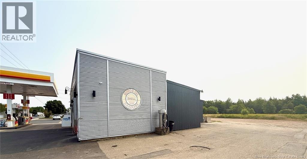 300 1ere Rue (Route 113), Shippagan, New Brunswick  E8X 1T3 - Photo 4 - NB124488