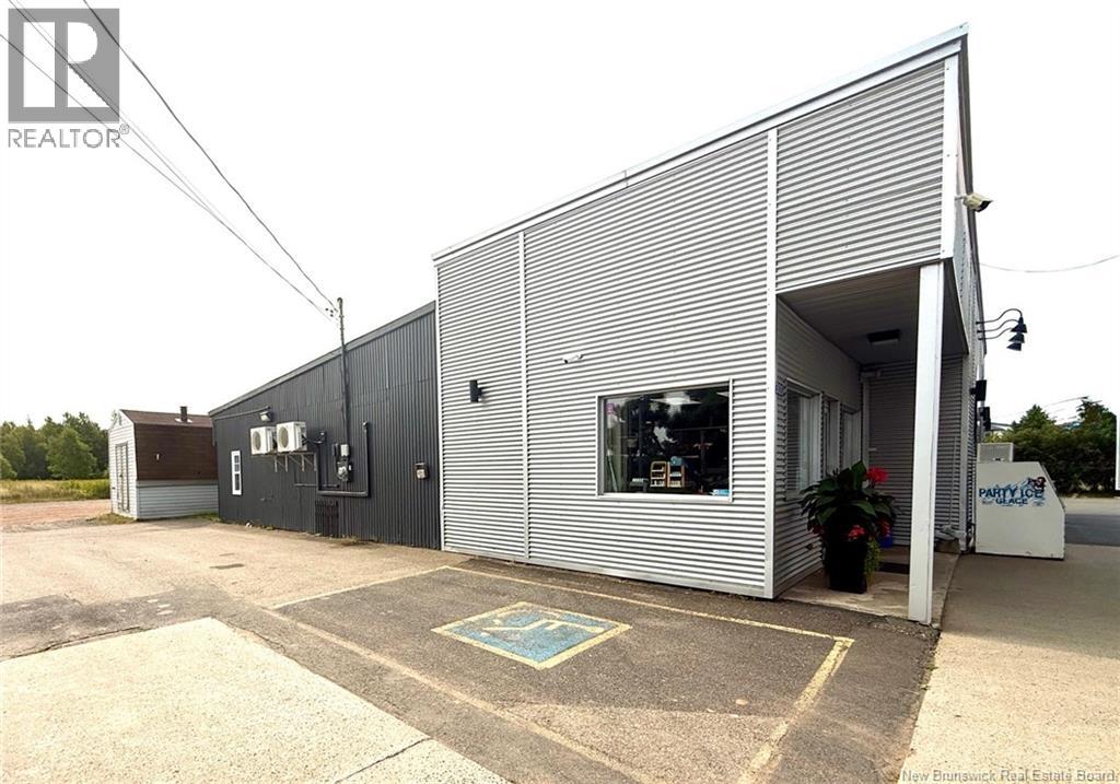 300 1ere Rue (Route 113), Shippagan, New Brunswick  E8X 1T3 - Photo 8 - NB124488