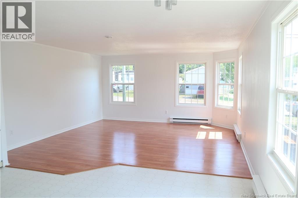 26 Laura Lane, Moncton, New Brunswick  E1E 3S8 - Photo 3 - NB124822