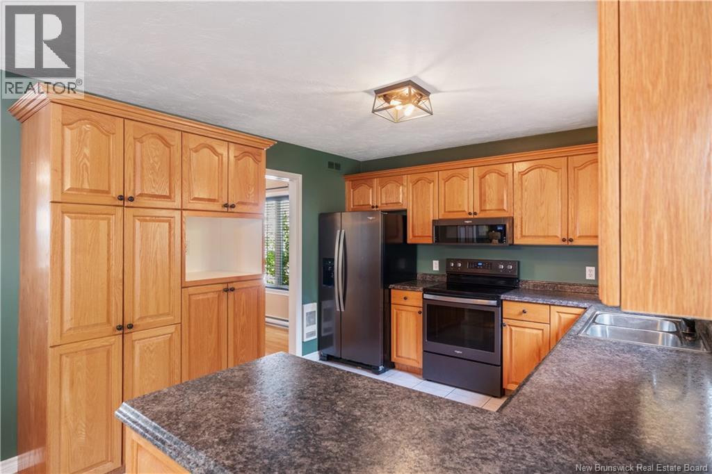 524 Alphee, Dieppe, New Brunswick E1A 6W6 - Photo 3 - NB124956