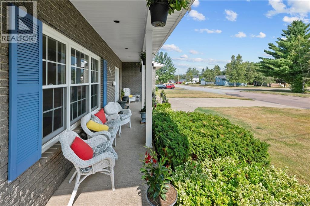 468 Glencairn Drive, Moncton, New Brunswick E1C 1H9 - Photo 3 - NB125021