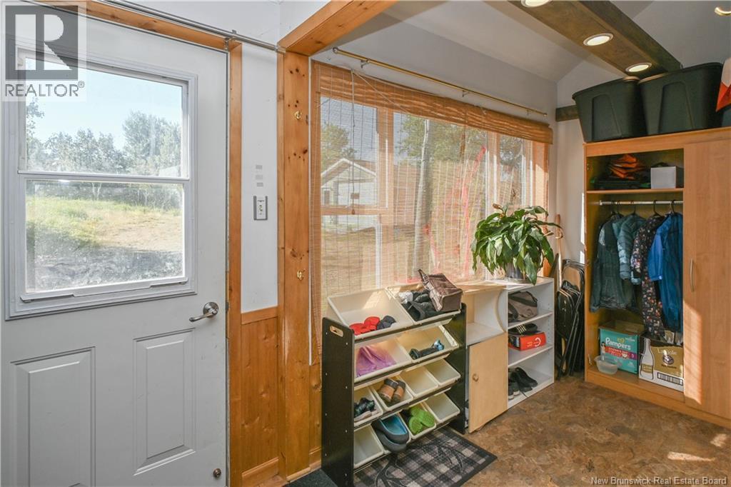 336 Saint-Pierre O. Boulevard, Caraquet, New Brunswick E1W 1A3 - Photo 13 - NB126054