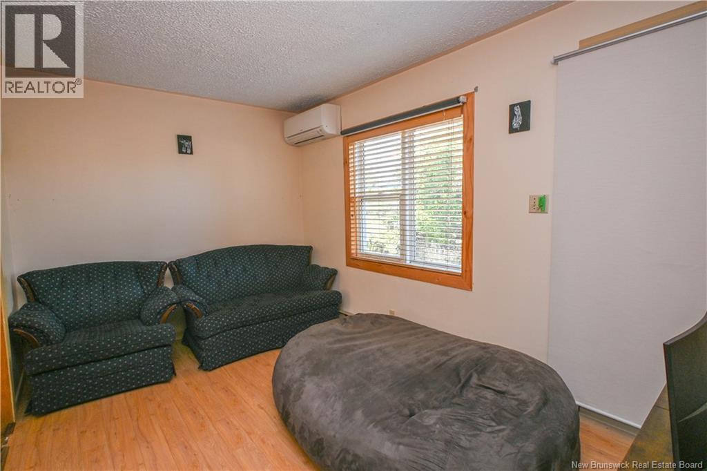 336 Saint-Pierre O. Boulevard, Caraquet, New Brunswick E1W 1A3 - Photo 23 - NB126054