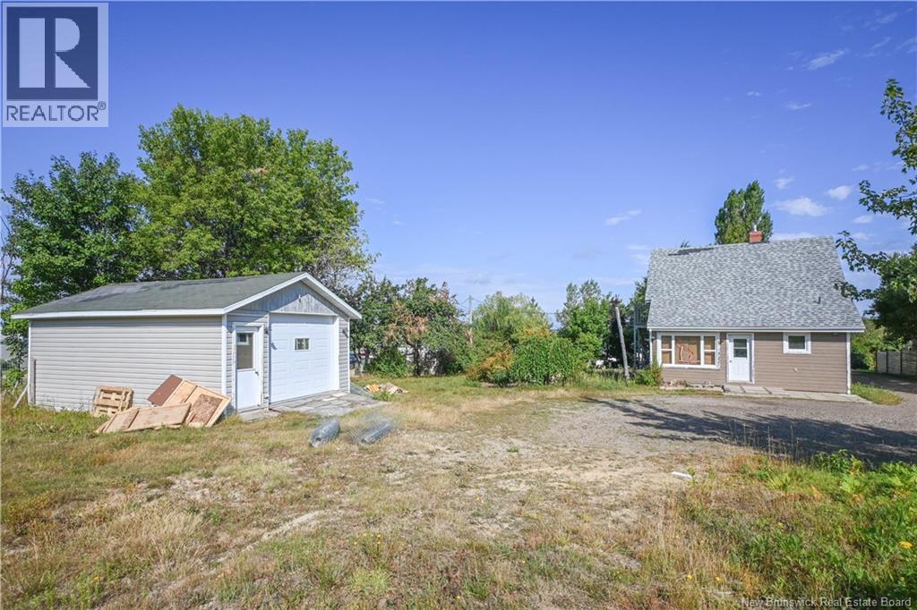 336 Saint-Pierre O. Boulevard, Caraquet, New Brunswick E1W 1A3 - Photo 5 - NB126054