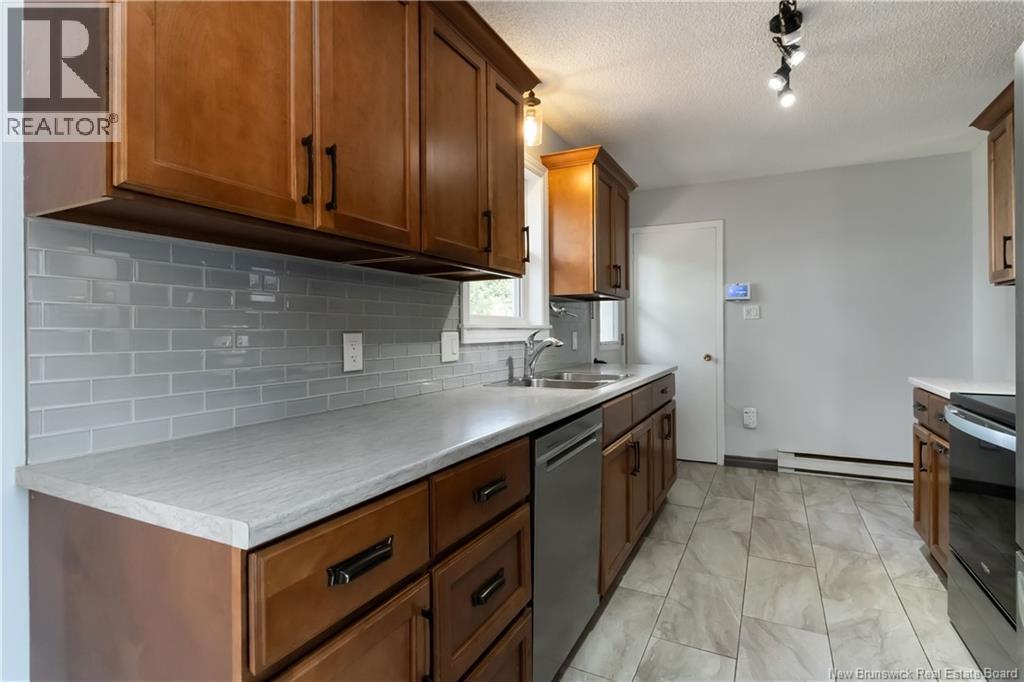 21 Teesdale Street, Moncton, New Brunswick E1A 5K6 - Photo 8 - NB125887