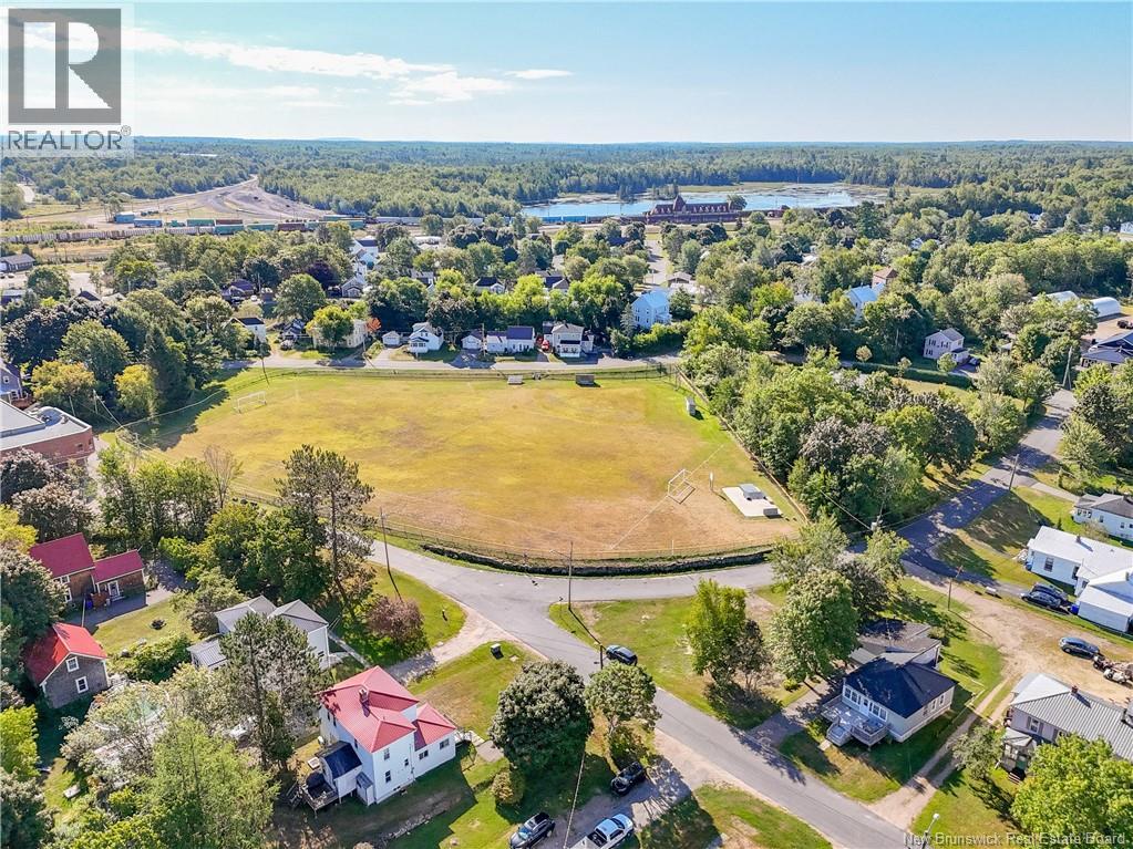 9 Elm Street, Mcadam, New Brunswick  E6J 1X5 - Photo 37 - NB126070