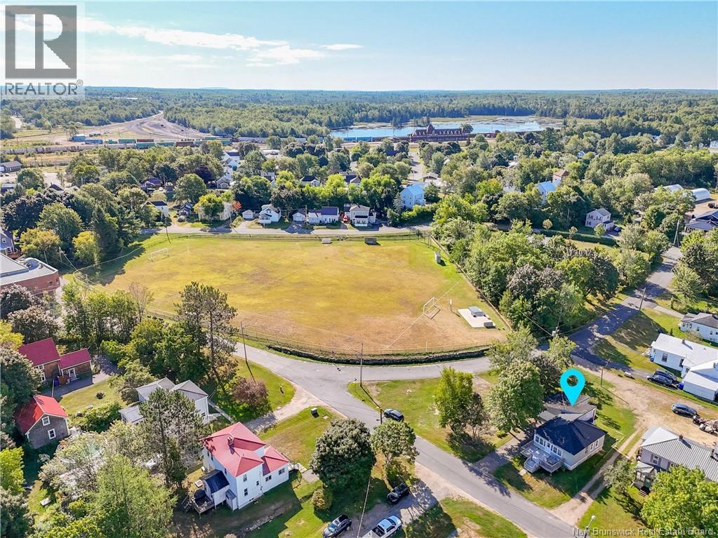 9 Elm Street, Mcadam, New Brunswick  E6J 1X5 - Photo 38 - NB126070