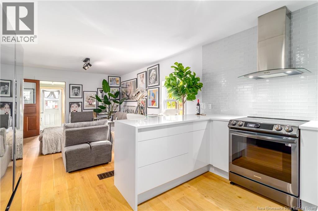 9 Elm Street, Mcadam, New Brunswick  E6J 1X5 - Photo 5 - NB126070