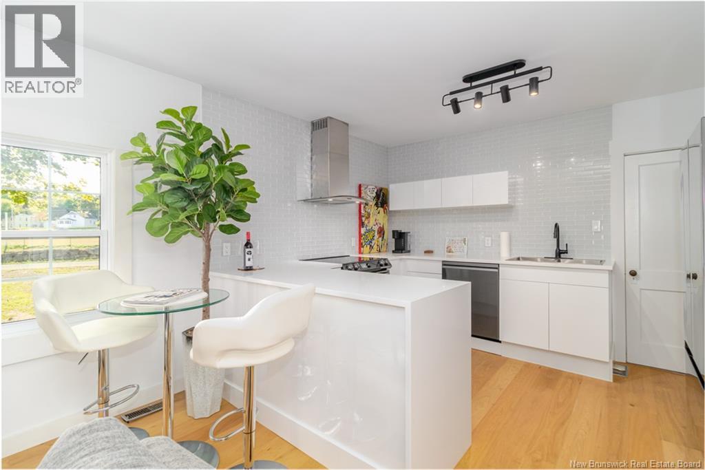 9 Elm Street, Mcadam, New Brunswick  E6J 1X5 - Photo 6 - NB126070