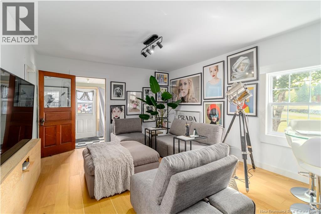 9 Elm Street, Mcadam, New Brunswick  E6J 1X5 - Photo 9 - NB126070