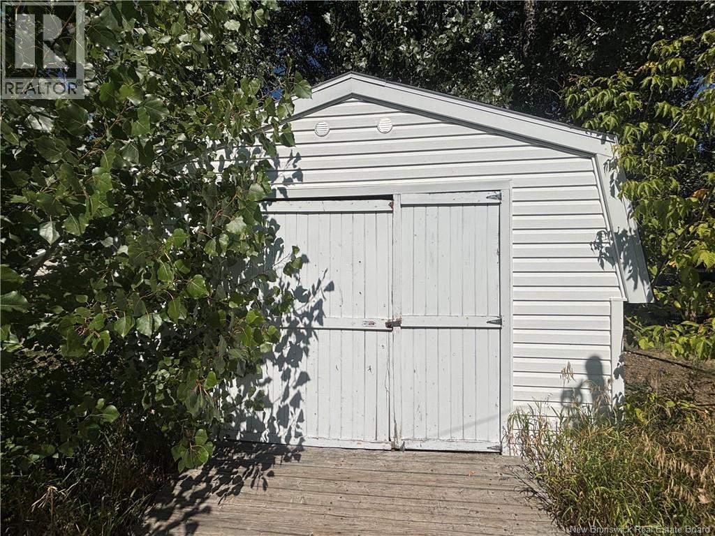 1610 St Peter Avenue, Bathurst, New Brunswick E2A 3B1 - Photo 10 - NB126084