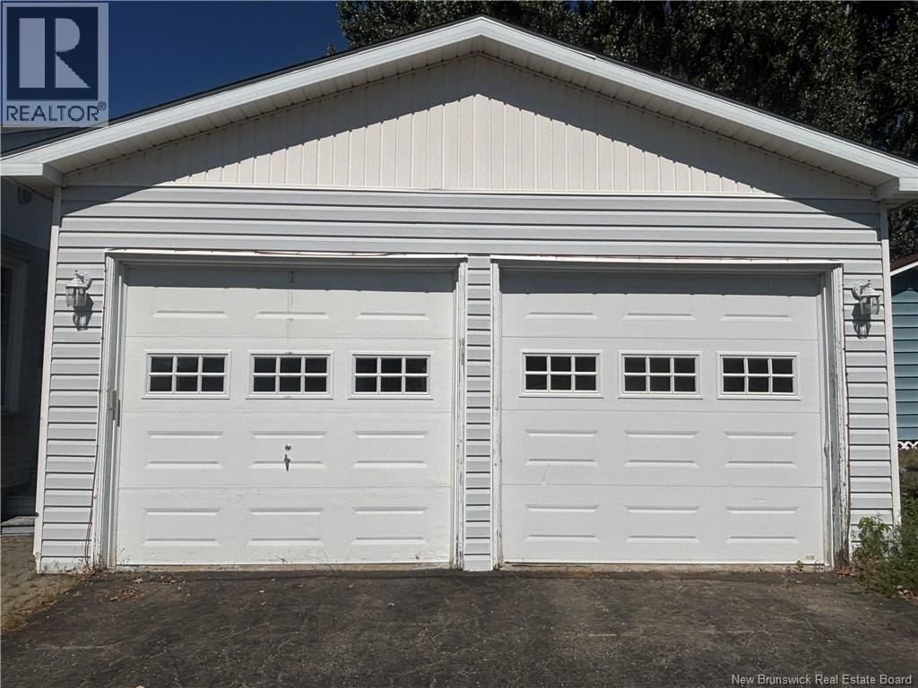 1610 St Peter Avenue, Bathurst, New Brunswick E2A 3B1 - Photo 11 - NB126084