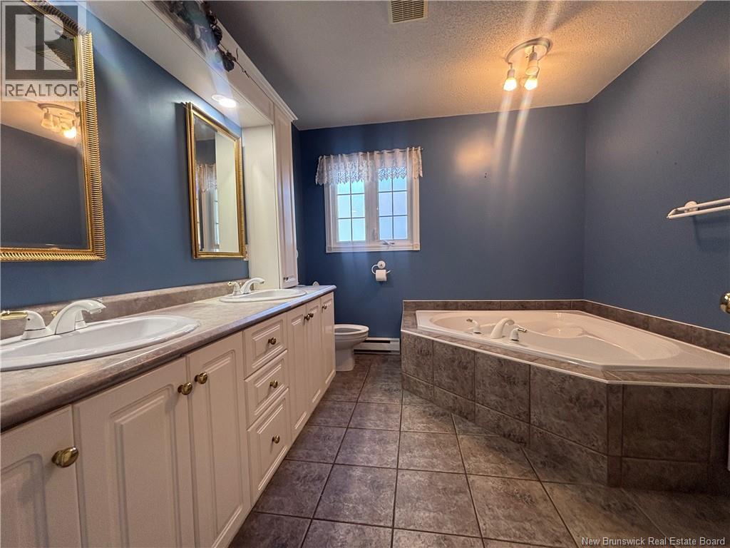 1610 St Peter Avenue, Bathurst, New Brunswick E2A 3B1 - Photo 24 - NB126084