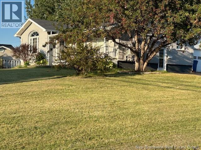 1610 St Peter Avenue, Bathurst, New Brunswick E2A 3B1 - Photo 3 - NB126084