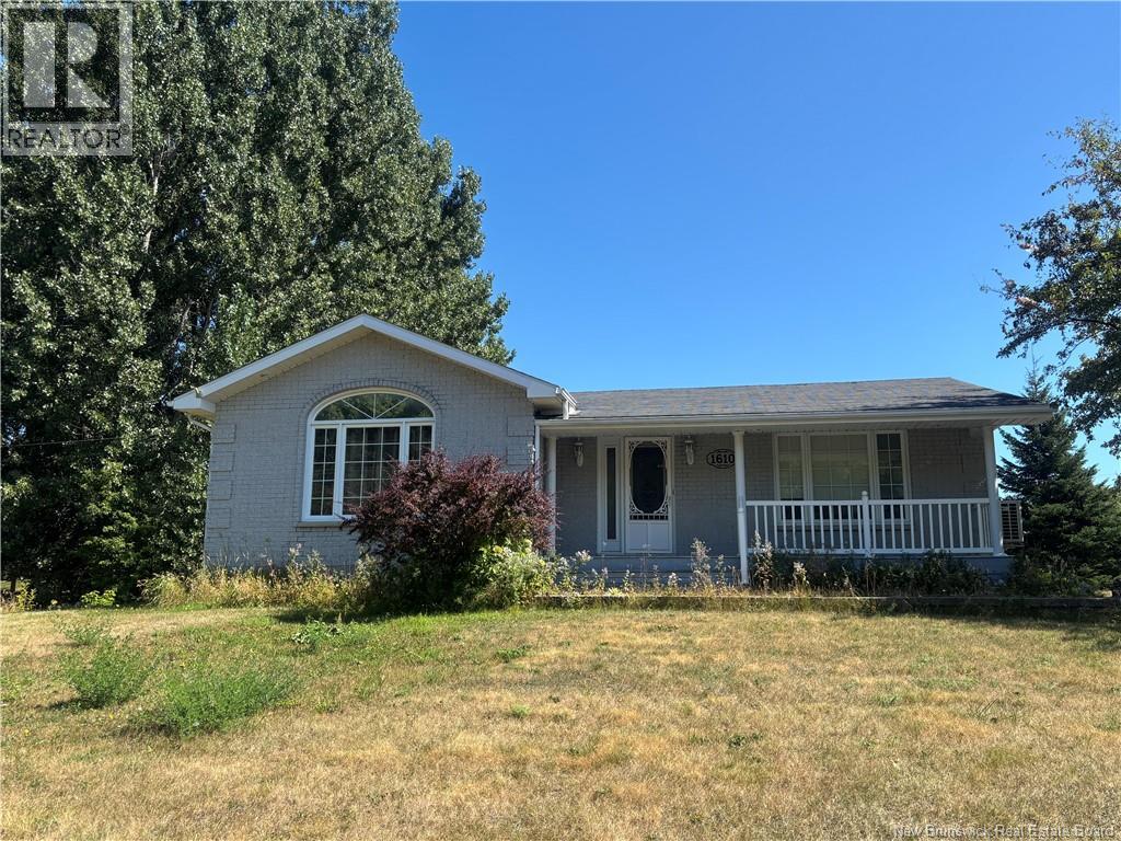 1610 St Peter Avenue, Bathurst, New Brunswick E2A 3B1 - Photo 4 - NB126084