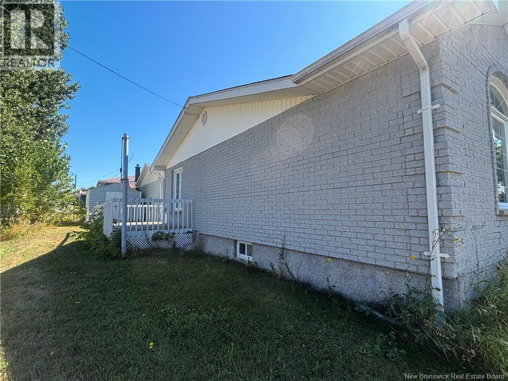 1610 St Peter Avenue, Bathurst, New Brunswick E2A 3B1 - Photo 6 - NB126084