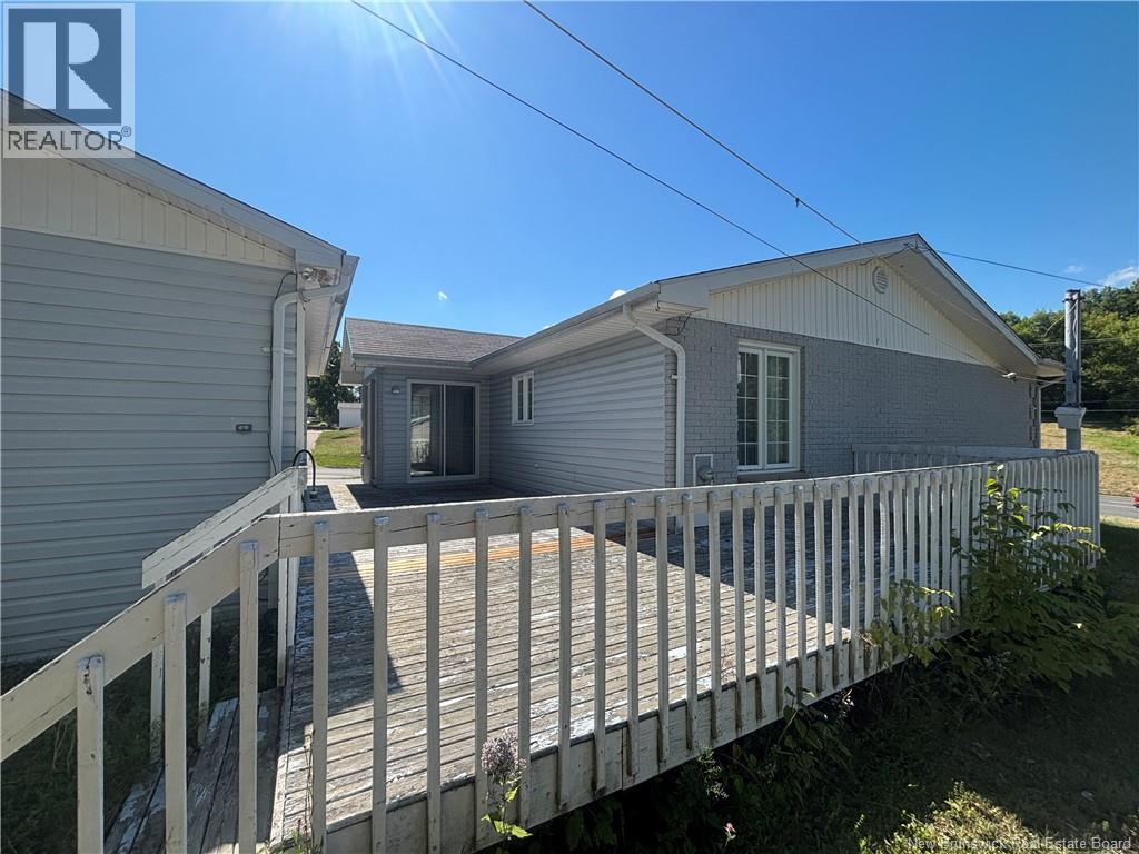 1610 St Peter Avenue, Bathurst, New Brunswick E2A 3B1 - Photo 7 - NB126084
