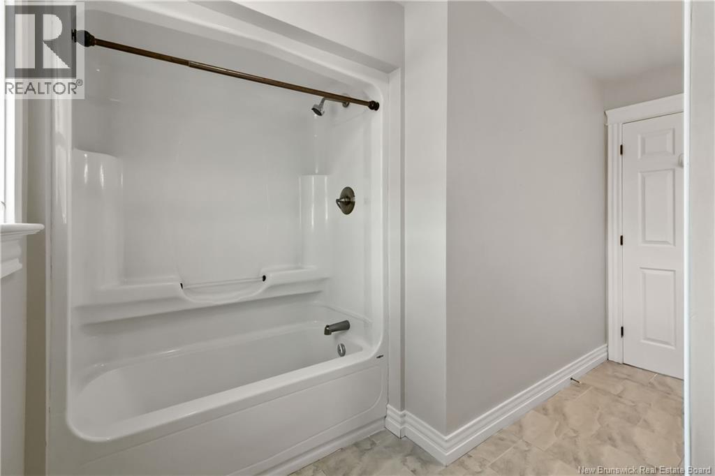 82 Belle Foret, Dieppe, New Brunswick  E1A 7M7 - Photo 25 - NB124111