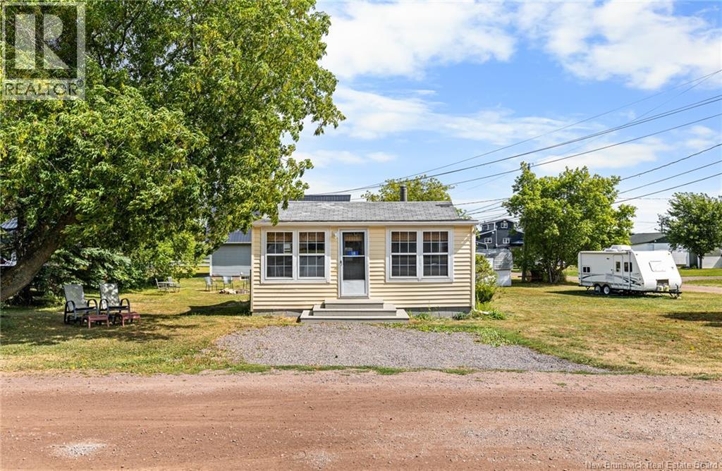 18 Pelican Avenue, Grand-Barachois, New Brunswick