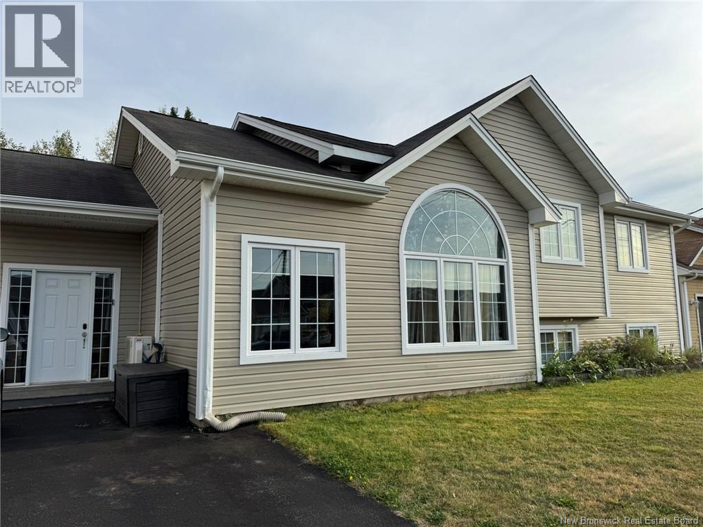 52 Cumberland Street, Moncton, New Brunswick  E1G 0Z8 - Photo 2 - NB126396