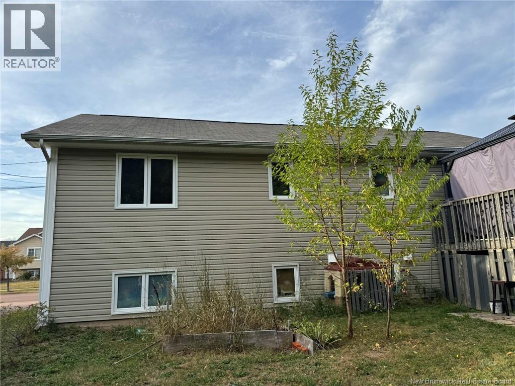 52 Cumberland Street, Moncton, New Brunswick  E1G 0Z8 - Photo 3 - NB126396