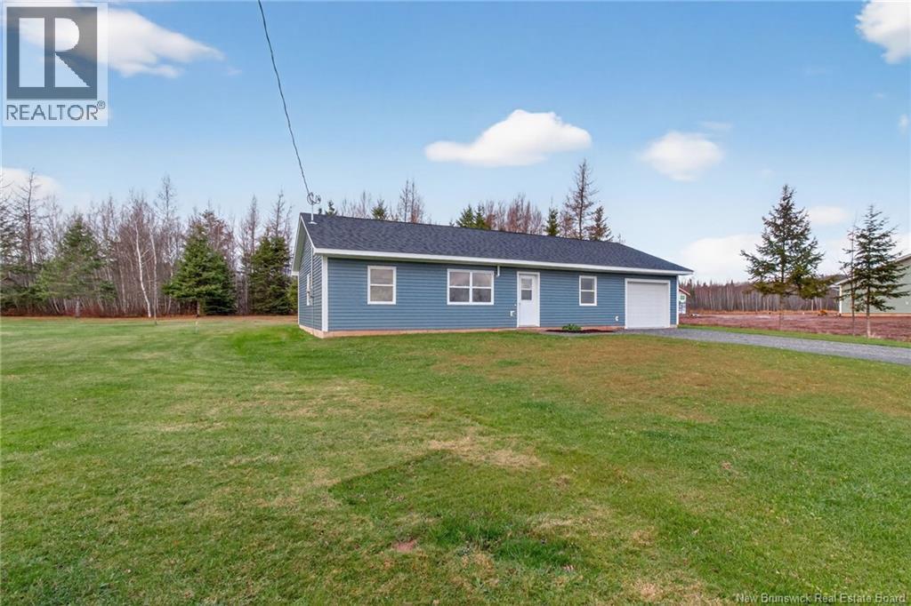 8 Fawcett Avenue, Petitcodiac, New Brunswick  E4Z 4H4 - Photo 38 - NB126877